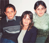 Siham e seus dois filhos